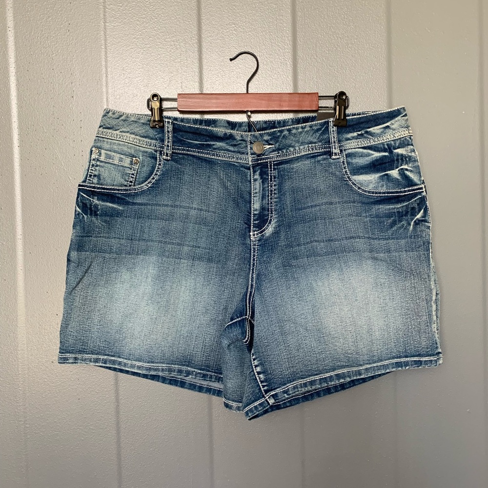 Lane Bryant plus denim sequin Pkt Shorts size 20